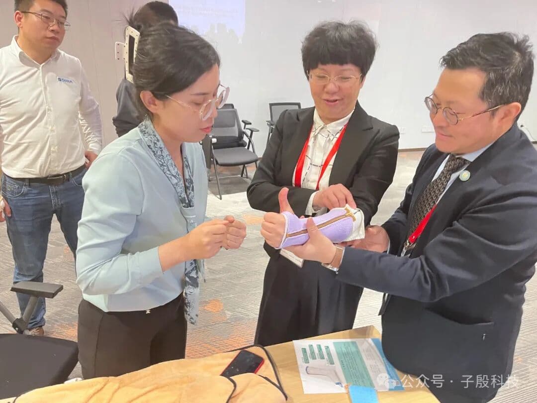 拉链式医用高分子夹板产品展示